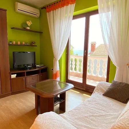 House Rose Apartment *